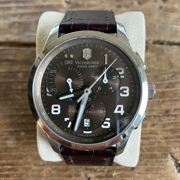 Victorinox Classic Chrono Alliance, men’s brown watch - Picture 1 of 3